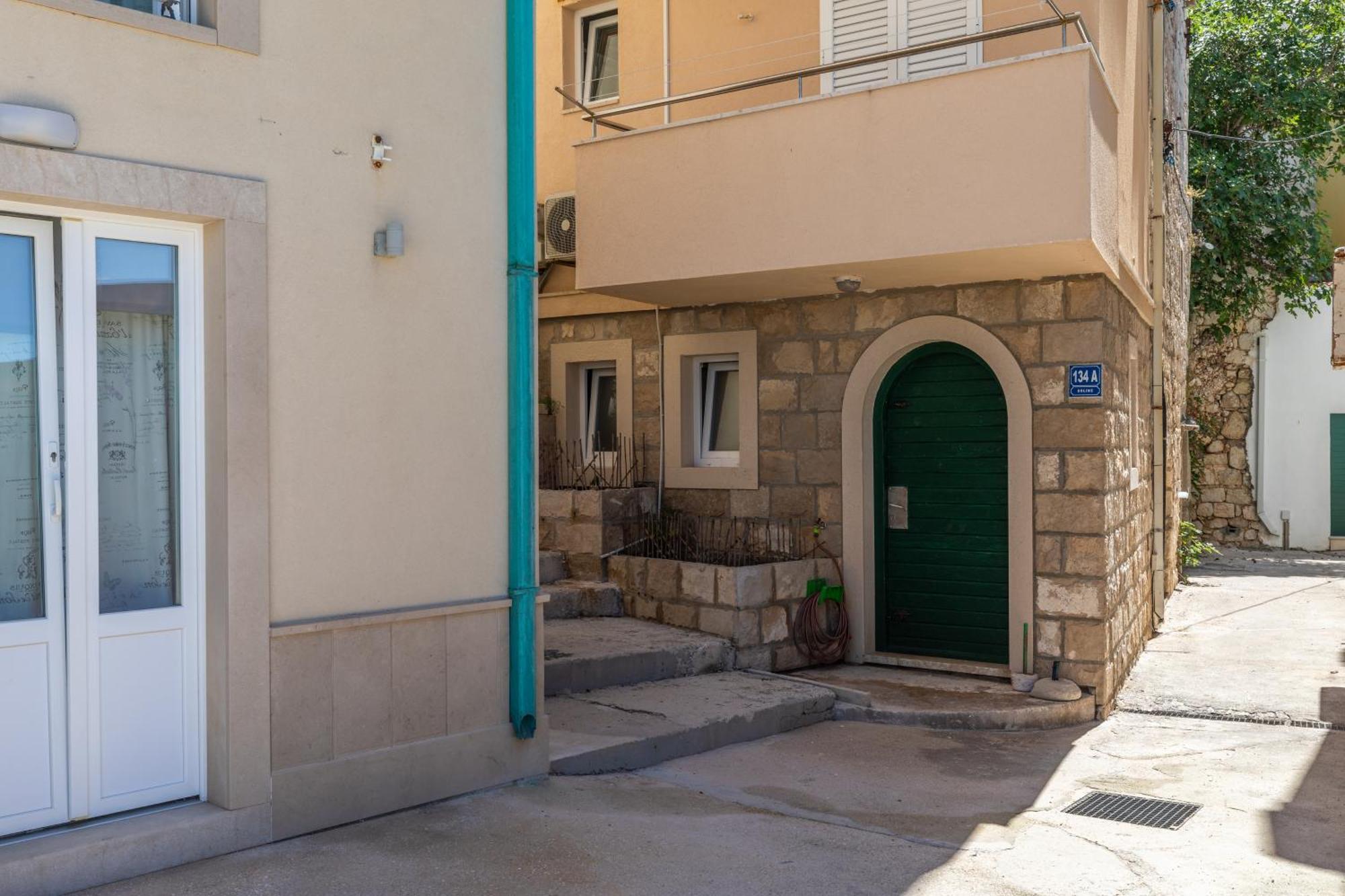 Apartments By The Sea Drasnice, Makarska - 6697 外观 照片